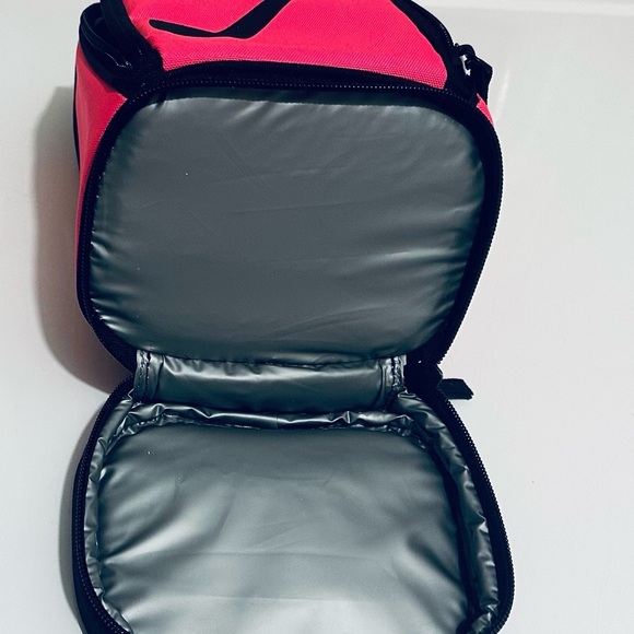 Nike Dome Insulated Lunch Tote in Hyper Pink, NWOT - Picture 4 of 10